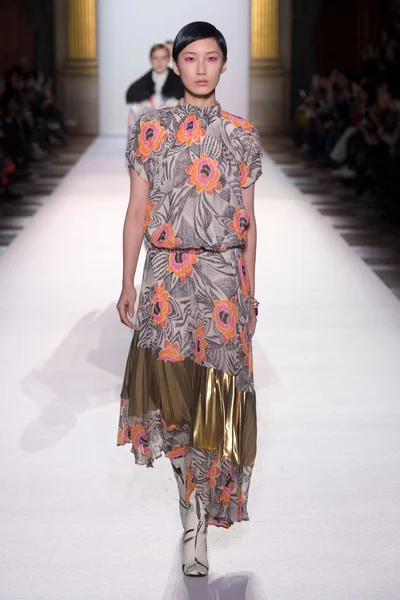 Look 37